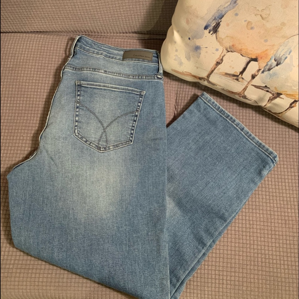 Calvin Klein Cropped Jeans